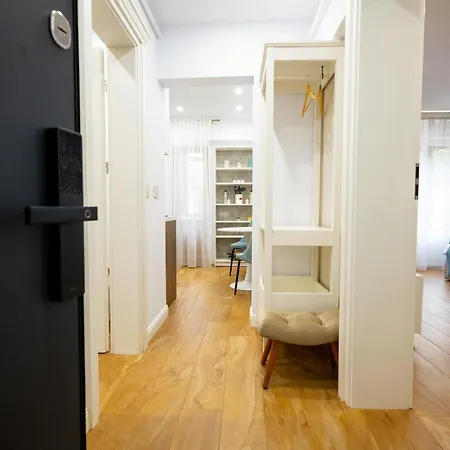 Urban Chic - Center City Escape Temeşvar